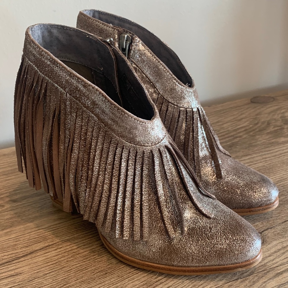 Ariat Unbridled Layla Fringe Booties Metallic Brown Leather Boots Women's 7.5